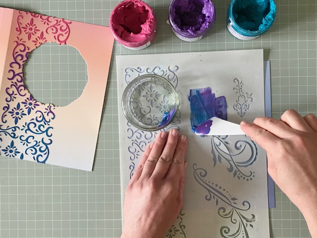 Impasto cu stencil